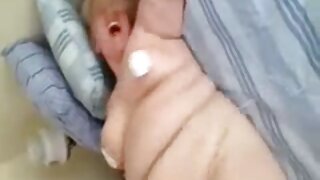 اس کے سرخ لباس میں S ...
