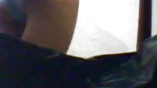 ایک busty کدال سواری ...
